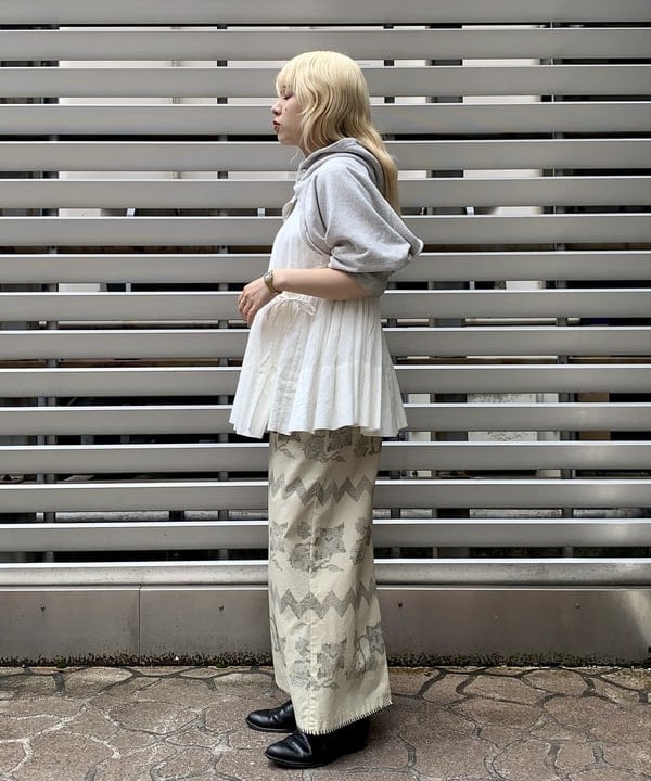 ナツハさんの「BEAMS WOMEN｜BEAMS BOY / フラワー エンブプリント スカート」を使ったコーディネート