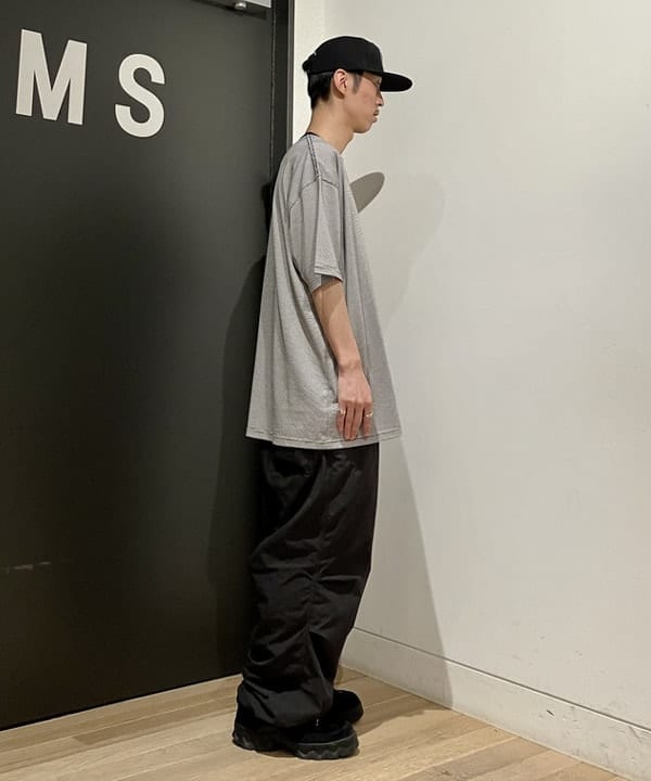 西村 光平さんの「BEAMS WOMEN｜BEAMS / コットン ナイロン オーバーパンツ」を使ったコーディネート