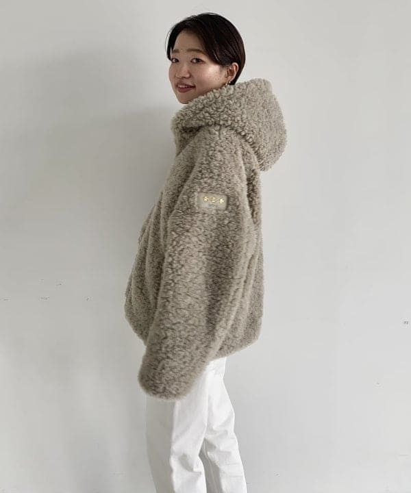 SANOさんの「BEAMS WOMEN｜TATRAS / IPAMA ボア フードジャケット」を使ったコーディネート