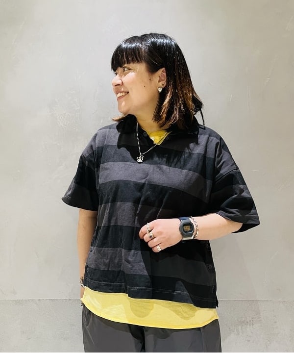 佐藤 歩さんの「BEAMS WOMEN｜BEAMS BOY / バックディテール 1B ヘンリーネック Tシャツ」を使ったコーディネート