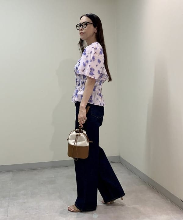 関 桂子さんの「BEAMS WOMEN｜upper hights × Demi-Luxe BEAMS / 別注 THE NIECE デニムパンツ」を使ったコーディネート