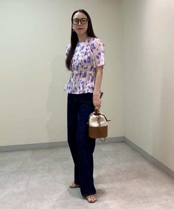 関 桂子さんの「BEAMS WOMEN｜upper hights × Demi-Luxe BEAMS / 別注 THE NIECE デニムパンツ」を使ったコーディネート