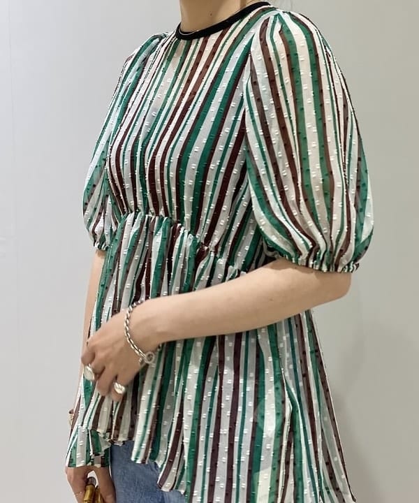 丸山 真菜美さんの「BEAMS WOMEN｜upper hights / THE NIECE デニムパンツ」を使ったコーディネート