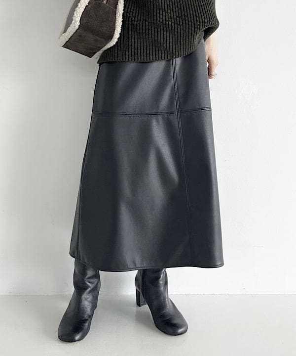 shibataさんの「BEAMS WOMEN｜CHRISTIAN VILLA / ムートントリム ハンドバッグ.」を使ったコーディネート