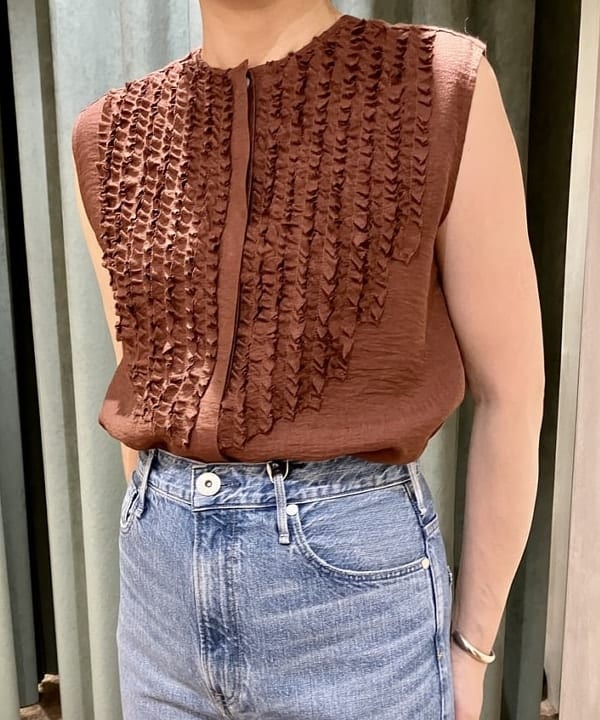 西村 章代さんの「BEAMS WOMEN｜upper hights / THE NIECE デニムパンツ」を使ったコーディネート