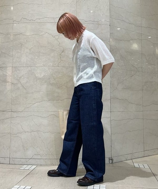 篠崎 香月さんの「BEAMS WOMEN｜upper hights &times; Demi-Luxe BEAMS / 別注 THE NIECE デニムパンツ」を使ったコーディネート
