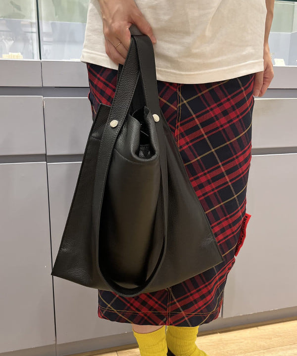 中條 和未さんの「BEAMS WOMEN｜BEAURE × Ray BEAMS / 別注 2WAY バッグ」を使ったコーディネート