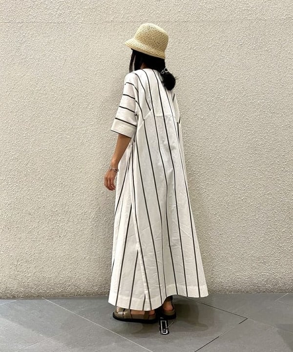 五十峯 さよさんの「BEAMS WOMEN｜CHRISTIAN VILLA × Demi-Luxe BEAMS / 別注 ストロー バニティーバッグ」を使ったコーディネート