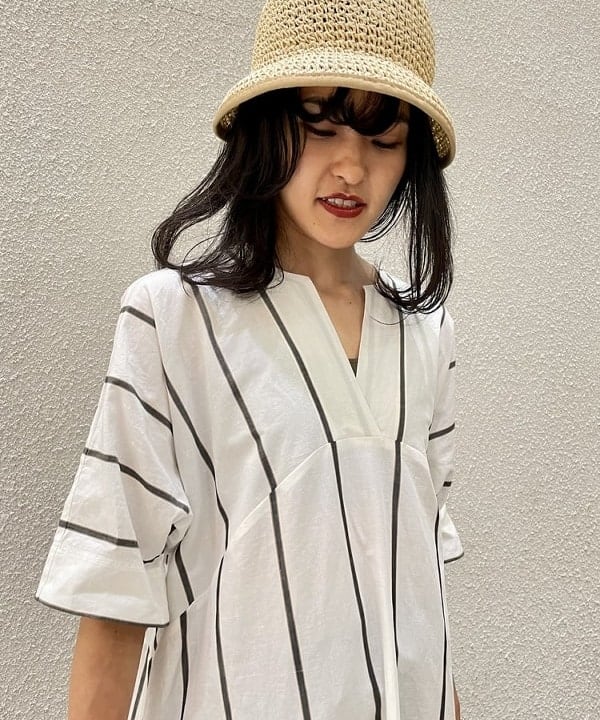 五十峯 さよさんの「BEAMS WOMEN｜CHRISTIAN VILLA × Demi-Luxe BEAMS / 別注 ストロー バニティーバッグ」を使ったコーディネート