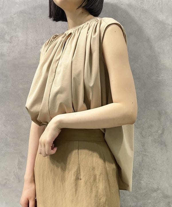 山田 千遥さんの「BEAMS WOMEN｜les bon bon / ヴィクトリア ネックレス ゴールド」を使ったコーディネート