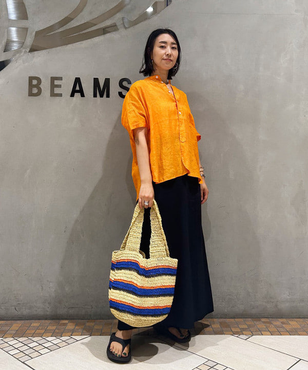 川口 恵さんの「BEAMS WOMEN｜Ray BEAMS / ペーパー トートバッグ」を使ったコーディネート