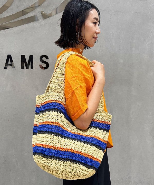 川口 恵さんの「BEAMS WOMEN｜Ray BEAMS / ペーパー トートバッグ」を使ったコーディネート