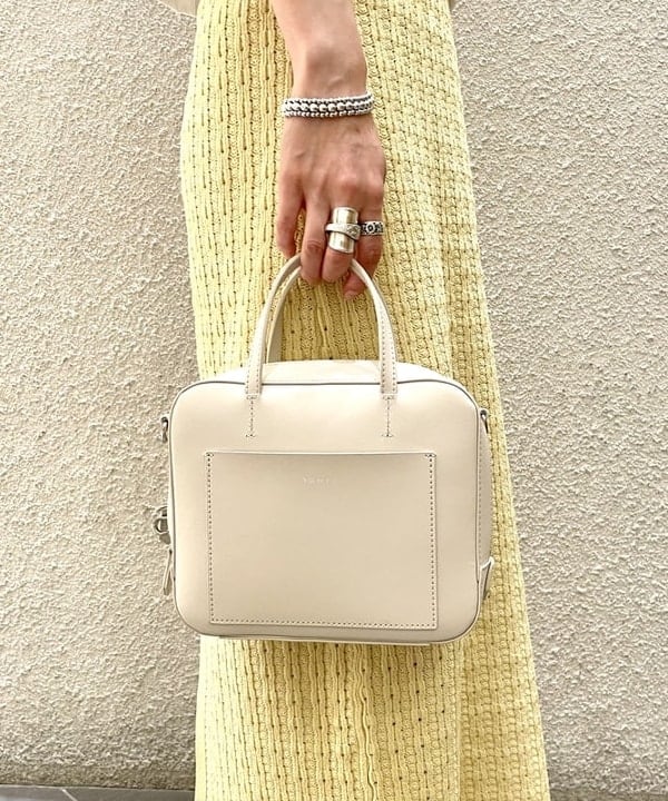 カタヤマ アヤさんの「BEAMS WOMEN｜Ray BEAMS / アンクルストラップ パンプス」を使ったコーディネート