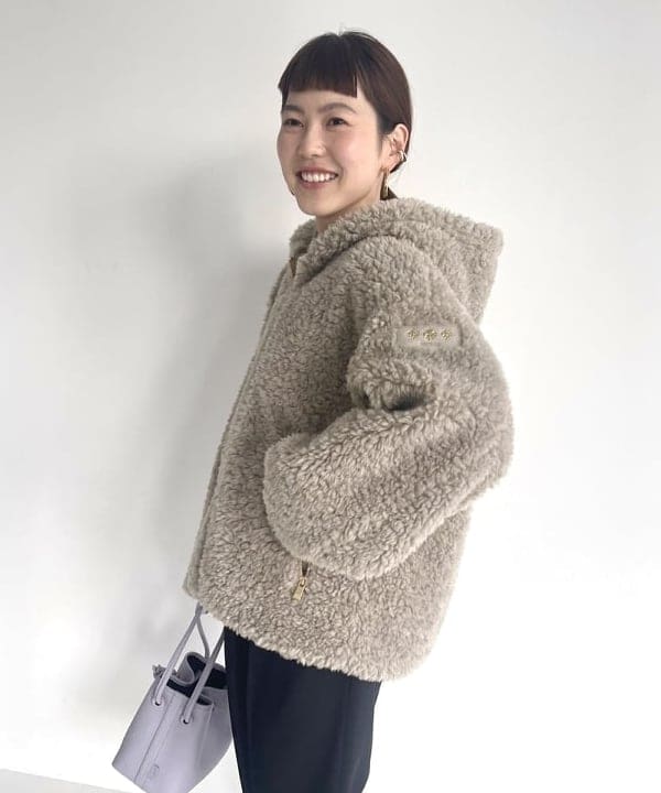 Ichika Hondaさんの「BEAMS WOMEN｜【WEB限定】TATRAS / IPAMA ボア フードジャケット」を使ったコーディネート