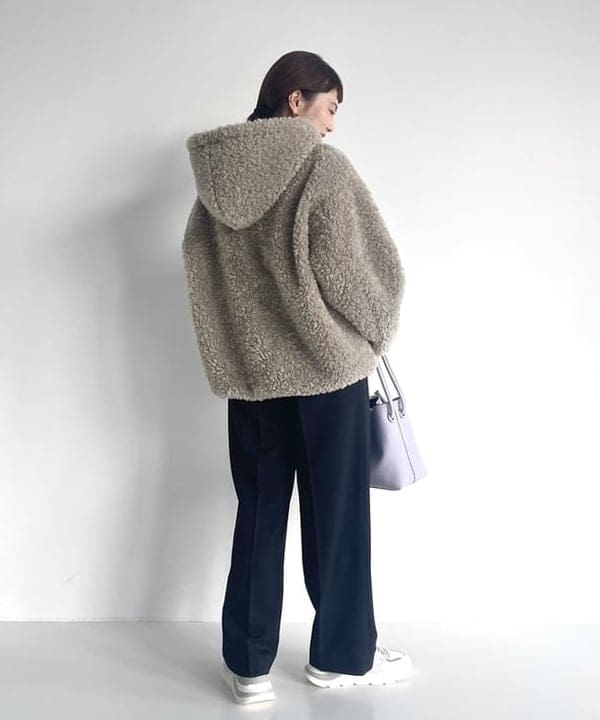 Ichika Hondaさんの「BEAMS WOMEN｜【WEB限定】TATRAS / IPAMA ボア フードジャケット」を使ったコーディネート