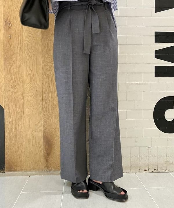 CHIHIROさんの「BEAMS WOMEN｜Demi-Luxe BEAMS / コンパートメント ミニバッグ」を使ったコーディネート