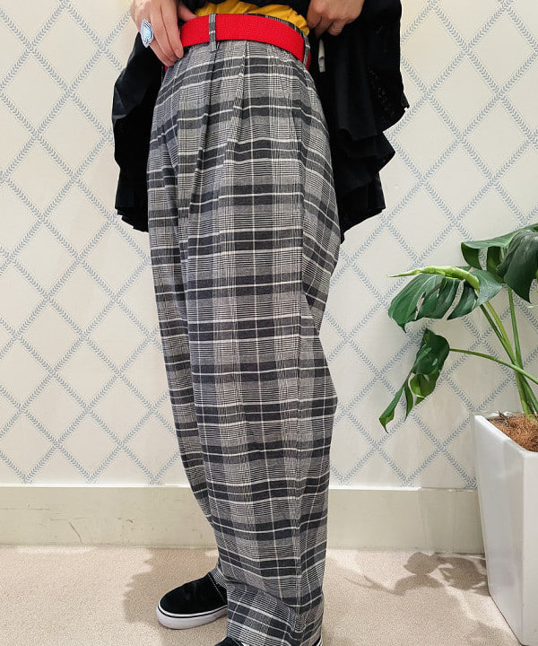 つぼさんの「BEAMS WOMEN｜BEAMS BOY / フランネル チェック 2プリーツ パンツ」を使ったコーディネート