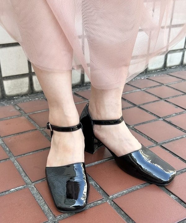 庭野 優紀さんの「BEAMS WOMEN｜Ray BEAMS / アンクルストラップ パンプス」を使ったコーディネート