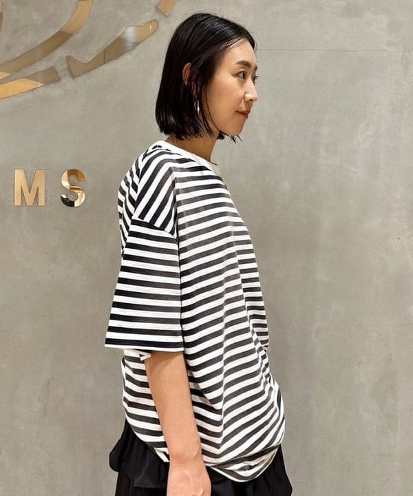 川口 恵さんの「BEAMS WOMEN｜Dr.Martens / VOSS II QUAD サンダル」を使ったコーディネート