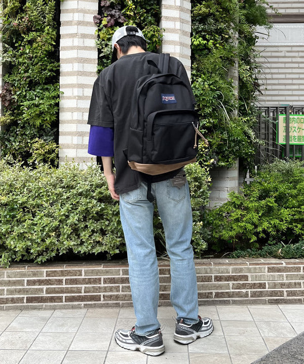 平柳 楓馬さんの「BEAMS WOMEN｜JANSPORT / Right Pack」を使ったコーディネート