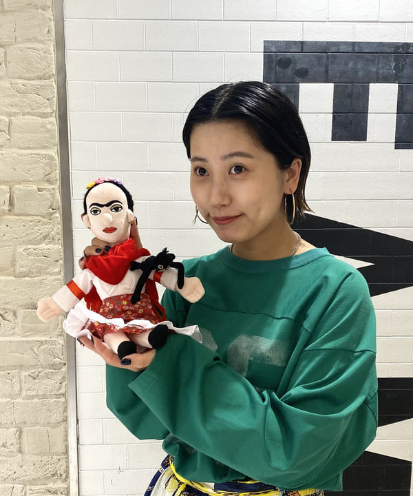 オカモト ミサキさんの「BEAMS WOMEN｜Unemployed Philosophers Guild / Plush Doll ぬいぐるみ」を使ったコーディネート