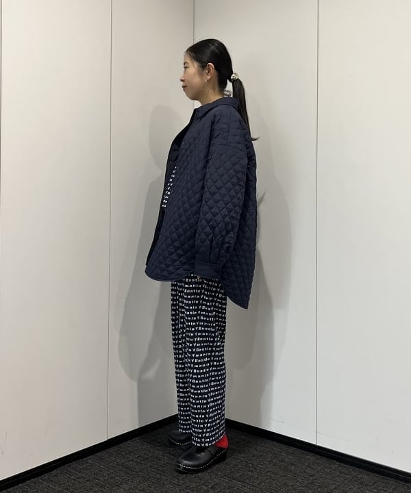 ミナミマリコさんの「BEAMS WOMEN｜WAREHOUSE & CO. / 別注 ステンシル13 Tシャツ」を使ったコーディネート