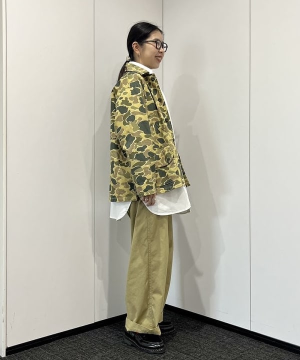 ミナミマリコさんの「BEAMS WOMEN｜WAREHOUSE & CO. / 別注 ステンシル13 Tシャツ」を使ったコーディネート