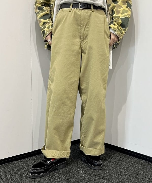 ミナミマリコさんの「BEAMS WOMEN｜WAREHOUSE & CO. / 別注 ステンシル13 Tシャツ」を使ったコーディネート