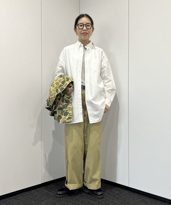 ミナミマリコさんの「BEAMS WOMEN｜WAREHOUSE & CO. / 別注 ステンシル13 Tシャツ」を使ったコーディネート