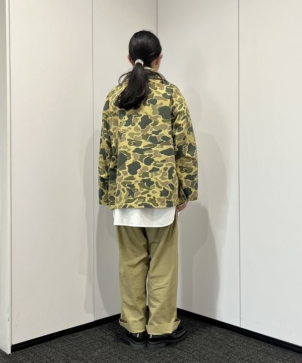 ミナミマリコさんの「BEAMS WOMEN｜WAREHOUSE & CO. / 別注 ステンシル13 Tシャツ」を使ったコーディネート