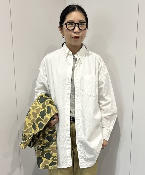 ミナミマリコさんの「BEAMS WOMEN｜WAREHOUSE & CO. / 別注 ステンシル13 Tシャツ」を使ったコーディネート