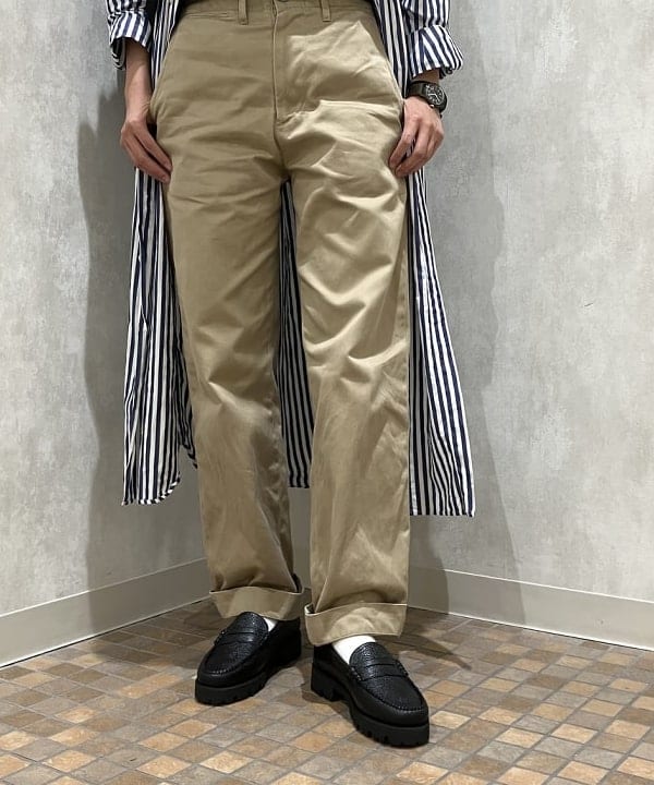 葵さんの「BEAMS WOMEN｜BUZZ RICKSON'S × BEAMS BOY / チノパンツ」を使ったコーディネート