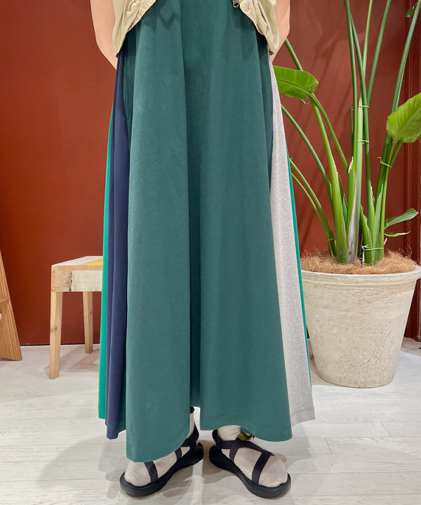 エノモト アミさんの「BEAMS WOMEN｜Chaco × BEAMS BOY / 別注 Z CLOUD 23SS」を使ったコーディネート