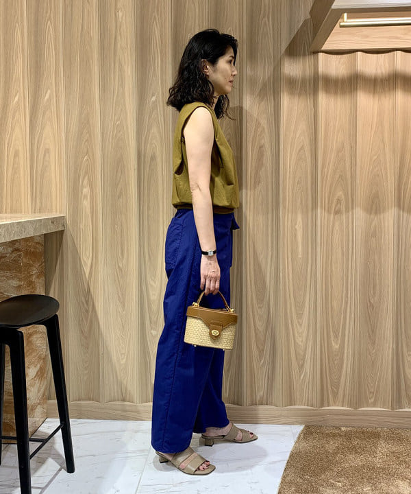 松元 晴佳さんの「BEAMS WOMEN｜CHRISTIAN VILLA × Demi-Luxe BEAMS / 別注 ストロー バニティーバッグ」を使ったコーディネート