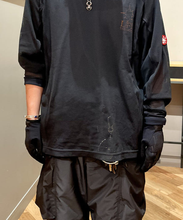 新里 京介さんの「BEAMS WOMEN｜MECHANIX WEAR / THE ORIGINAL(R) ワークグローブ」を使ったコーディネート