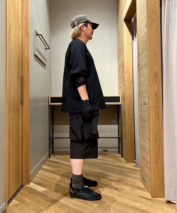 新里 京介さんの「BEAMS WOMEN｜MECHANIX WEAR / THE ORIGINAL(R) ワークグローブ」を使ったコーディネート