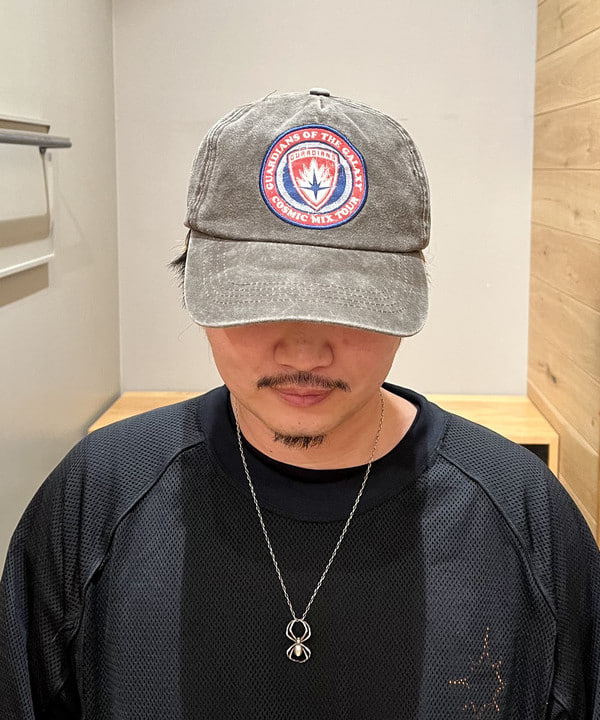 新里 京介さんの「BEAMS WOMEN｜MECHANIX WEAR / THE ORIGINAL(R) ワークグローブ」を使ったコーディネート