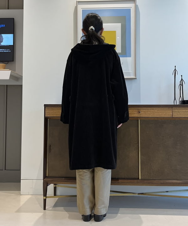 ミナミマリコさんの「BEAMS WOMEN｜WAREHOUSE & CO. / 別注 ステンシル13 Tシャツ」を使ったコーディネート