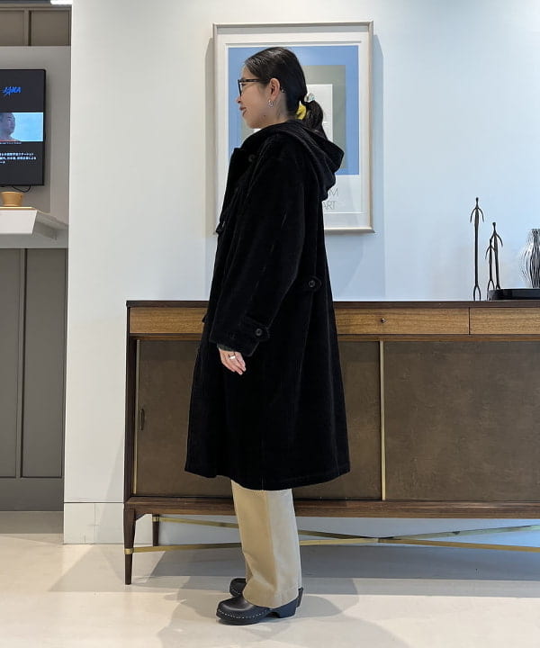 ミナミマリコさんの「BEAMS WOMEN｜WAREHOUSE & CO. / 別注 ステンシル13 Tシャツ」を使ったコーディネート