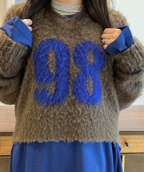 ミナミマリコさんの「BEAMS WOMEN｜WAREHOUSE & CO. / 別注 ステンシル13 Tシャツ」を使ったコーディネート