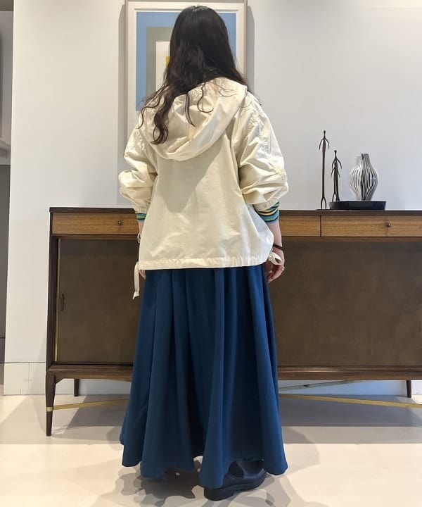 カスタニ モモノさんの「BEAMS WOMEN｜Blundstone / LOW CUT」を使ったコーディネート