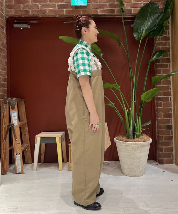 エノモト アミさんの「BEAMS WOMEN｜BEAMS BOY / BBロゴ ショップバック」を使ったコーディネート