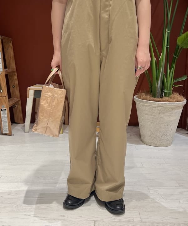 エノモト アミさんの「BEAMS WOMEN｜BEAMS BOY / BBロゴ ショップバック」を使ったコーディネート