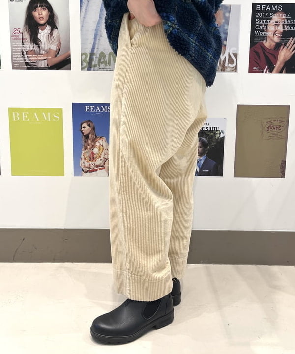 カスタニ モモノさんの「BEAMS WOMEN｜Blundstone / LOW CUT」を使ったコーディネート