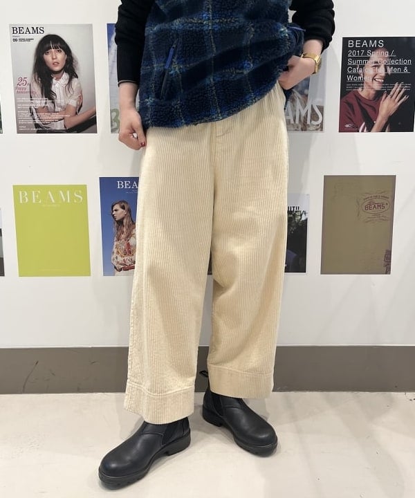 カスタニ モモノさんの「BEAMS WOMEN｜Blundstone / LOW CUT」を使ったコーディネート