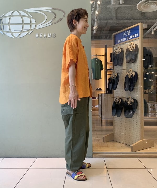 矢野(青木)優香さんの「BEAMS WOMEN｜【別注】BUZZ RICKSON'S / ポプリン アーミーパンツ」を使ったコーディネート