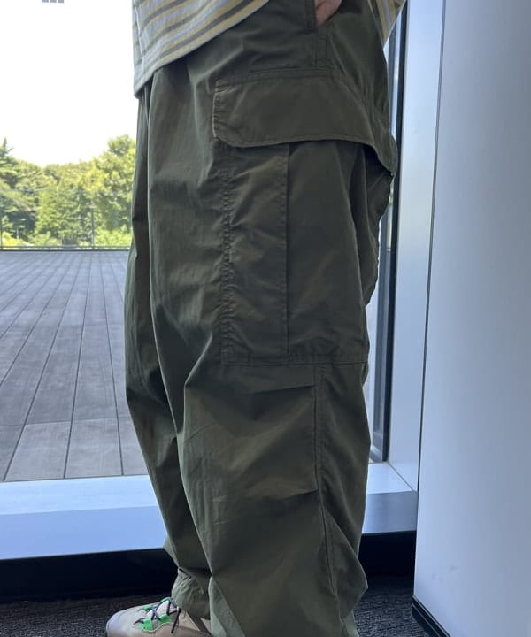 平柳 楓馬さんの「BEAMS WOMEN｜BEAMS / ビッグ 6ポケット カーゴパンツ」を使ったコーディネート