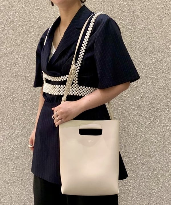吉田　真実さんの「BEAMS WOMEN｜Ray BEAMS / クリア ヒール サンダル」を使ったコーディネート