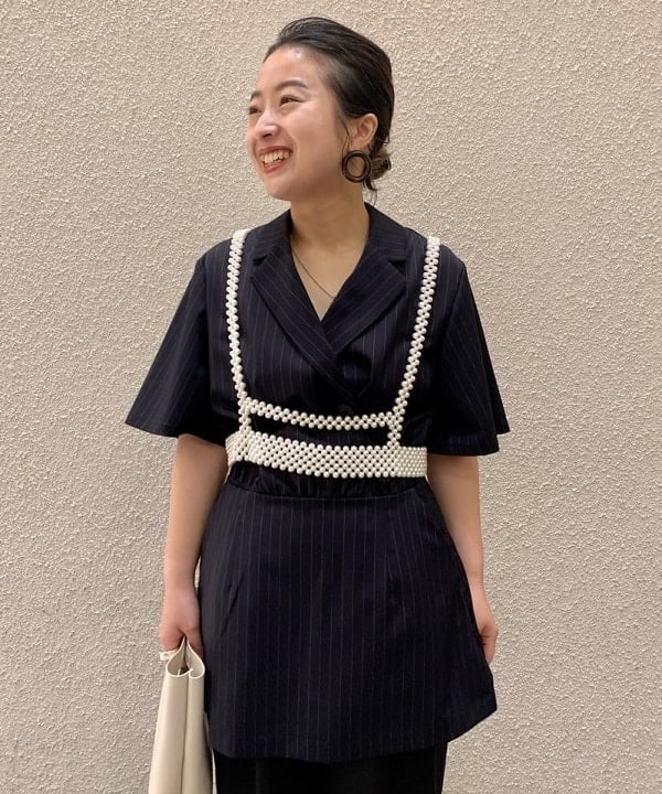 吉田　真実さんの「BEAMS WOMEN｜Ray BEAMS / クリア ヒール サンダル」を使ったコーディネート