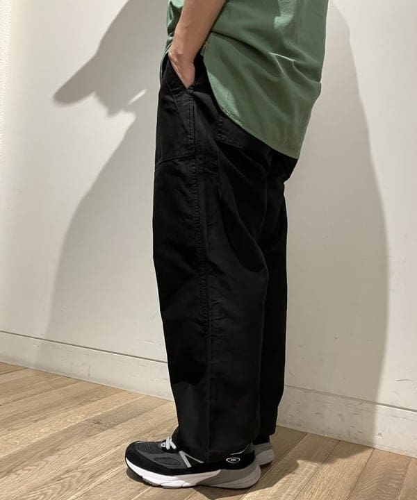 滝沢 一喜さんの「BEAMS WOMEN｜BEAMS PLUS / ミリタリー ユーティリティ トラウザーズ」を使ったコーディネート